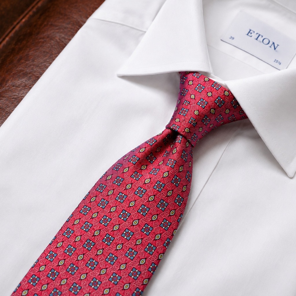 Soft Raspberry Kiton tie in Textured Silk - Picture 4 of 7